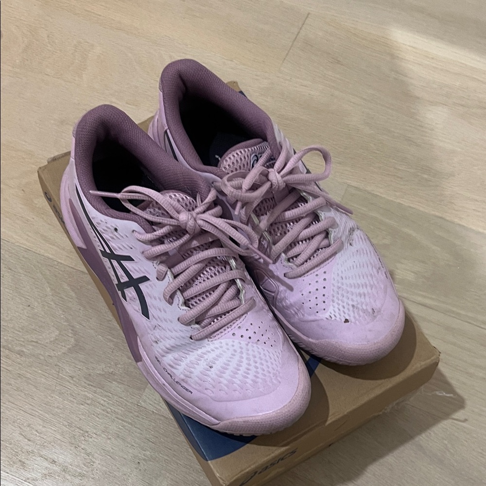 Used/worn ASICS Women's Light Pink Athletic Shoes